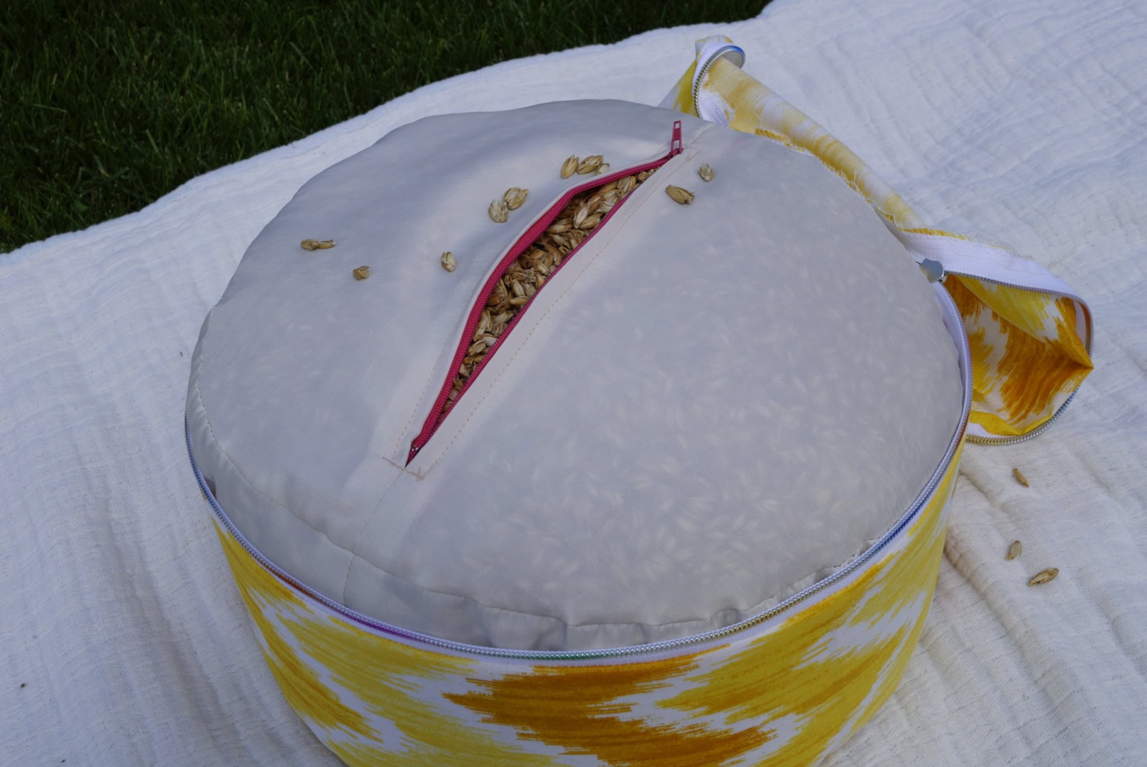 Meditationssitzkissen Ikat-Print Muster/Solarplexus Chakra GELB Oeko-Tex 100 – Bild 4