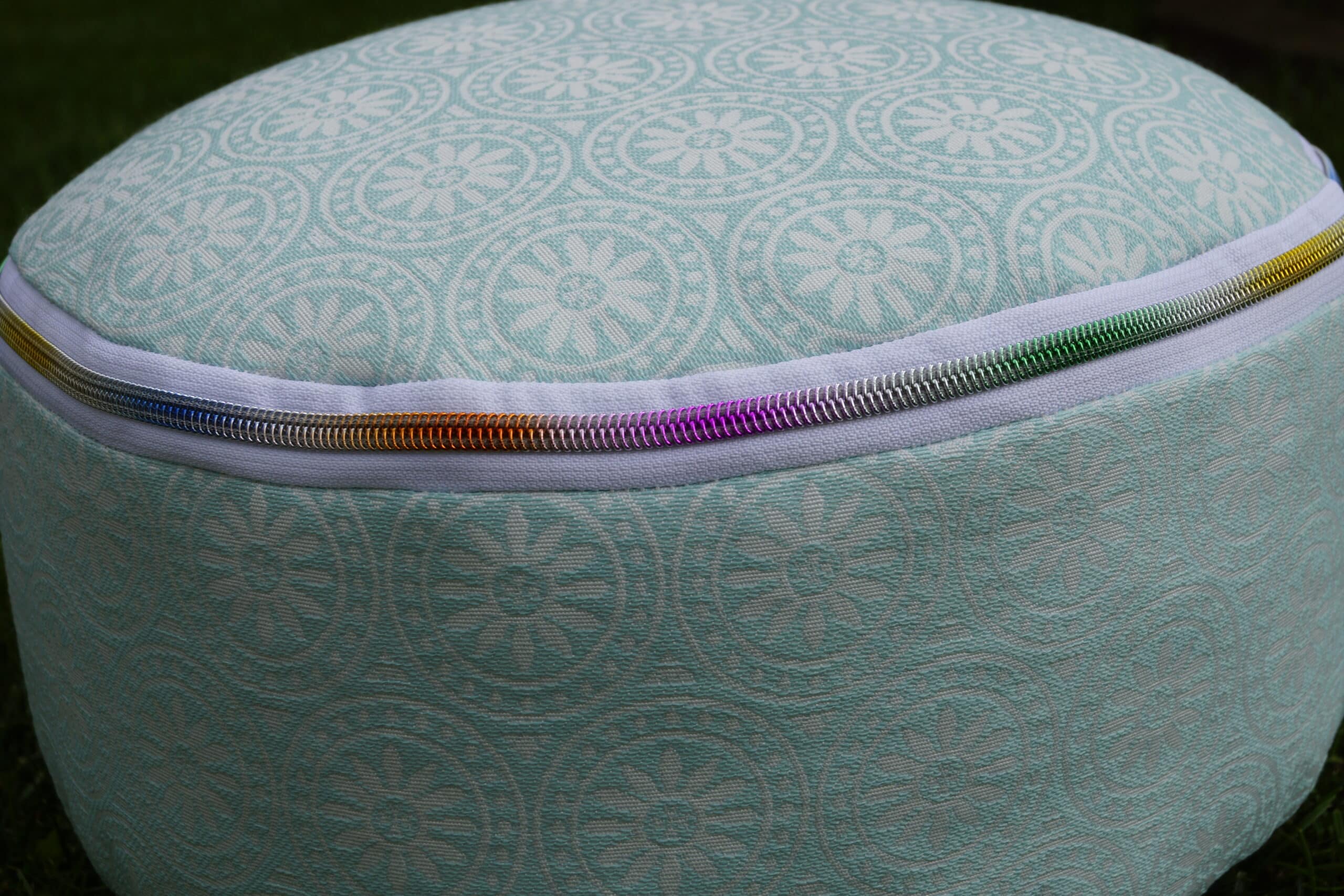 Meditationssitzkissen Kreis-Ornamente/Kehlchakra HELLBLAU Oeko-Tex 100 – Bild 2