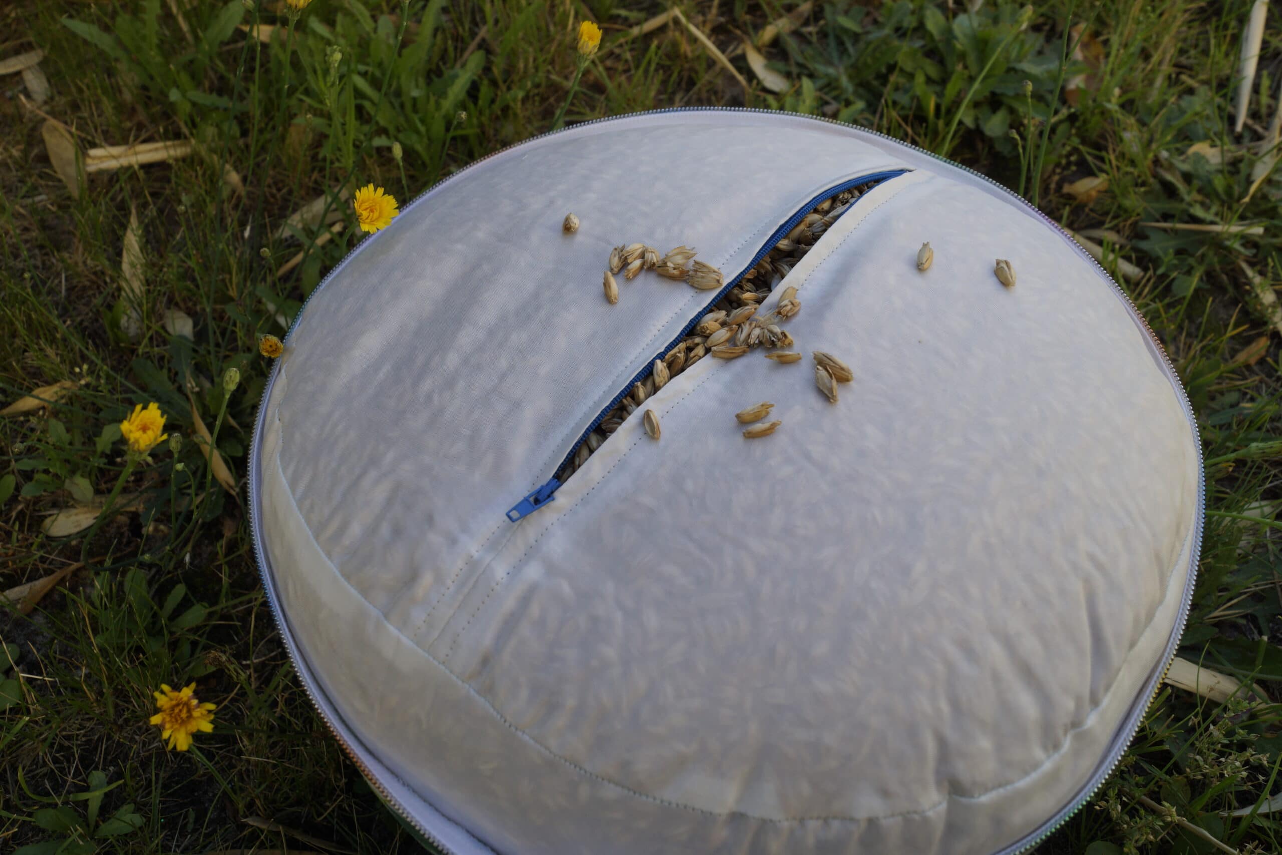 Meditationssitzkissen exotische Blätter/Herzchakra GRÜN/WEIß Oeko-Tex 100 – Bild 2