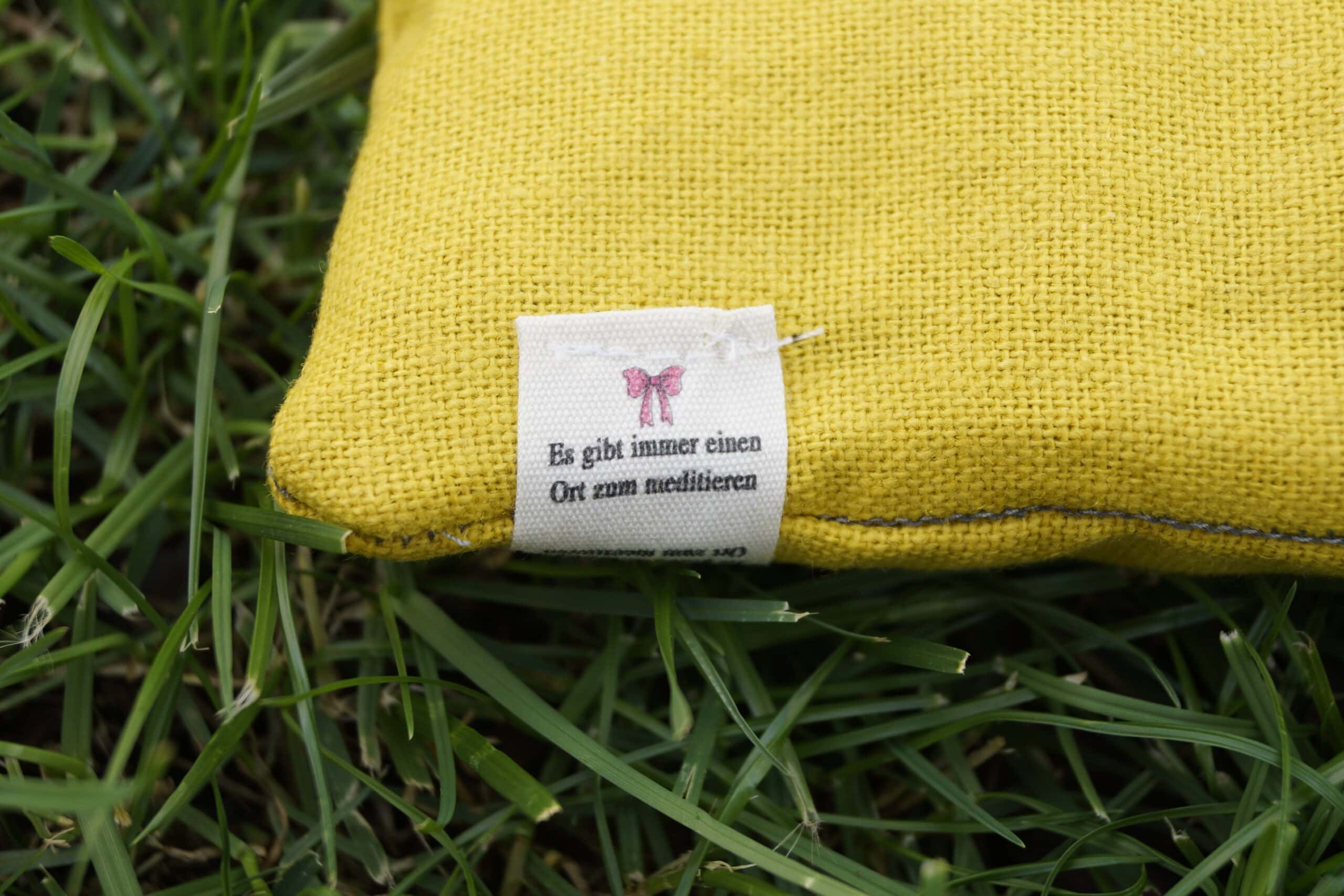 Meditationsaugenkissen Solarplexus Chakra SONNENGELB Oeko-Tex 100 – Bild 2